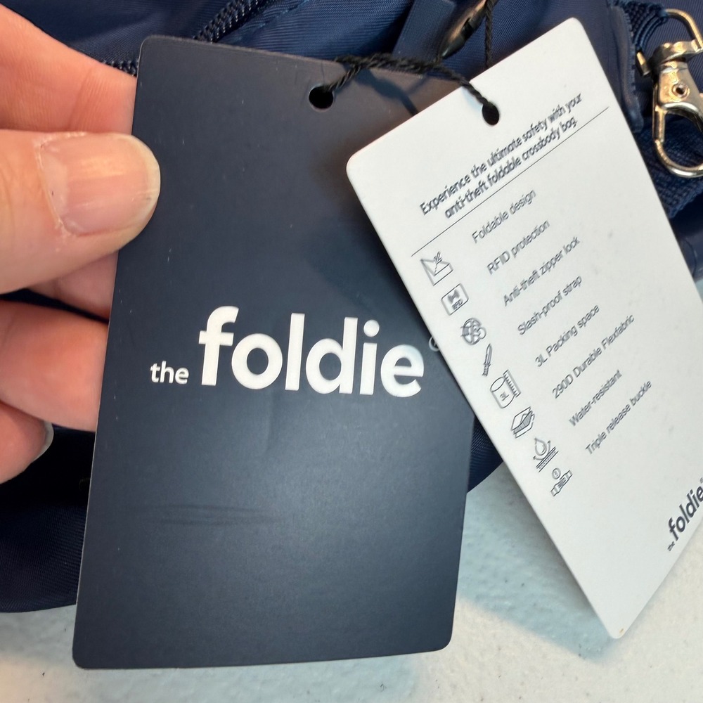 Foldie Foldable Crossbody Fannie Pack RFID-Safe Material Water Repellent Travel - Picture 3 of 10